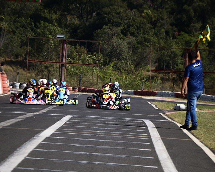 4ª etapa Copa Paulista Husqvarna de Kart, premiou Cadete e Junior com inscrição para o BR de Kart!